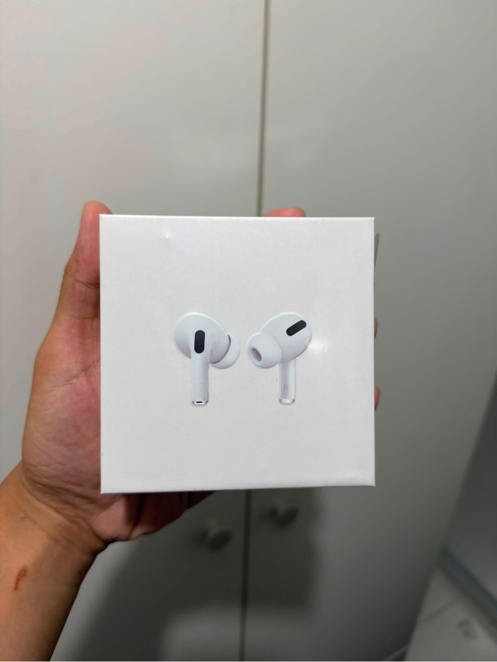 Apple AirPods Pro (White) Wireless Earbuds with Charging Case